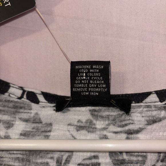 Beautiful Ruffle Blouse - Picture 4 of 10